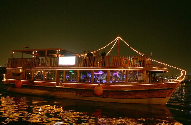 Themed Delights: Dubai Marina Dinner Cruise Deals with Unique Experiences